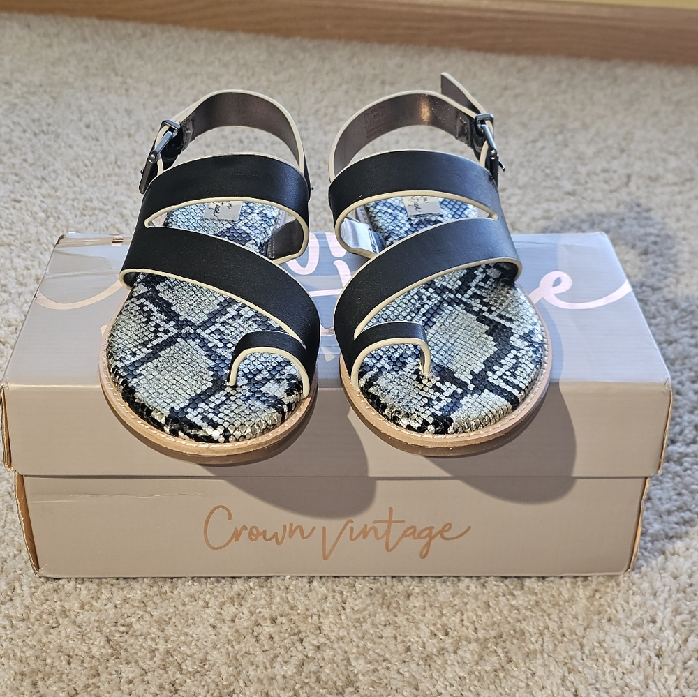 Crown Vintage Aaliya Sandal - Picture 2 of 3